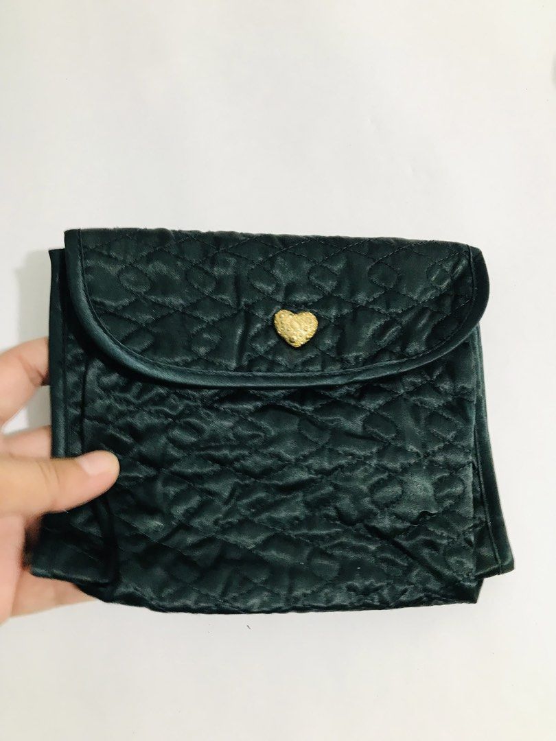JEWELRY POUCH (Category: Purses & Pouches) located in Gamu. Submitted by 2022bagsbunny (Listing ID 1463381028, Image 1). Description: .