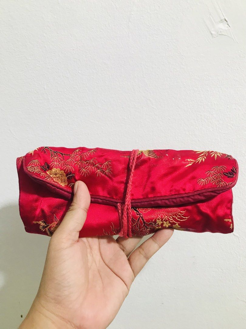JEWELRY POUCH (Category: Purses & Pouches) located in Gamu. Submitted by 2022bagsbunny (Listing ID 1463386163, Image 1). Description: .