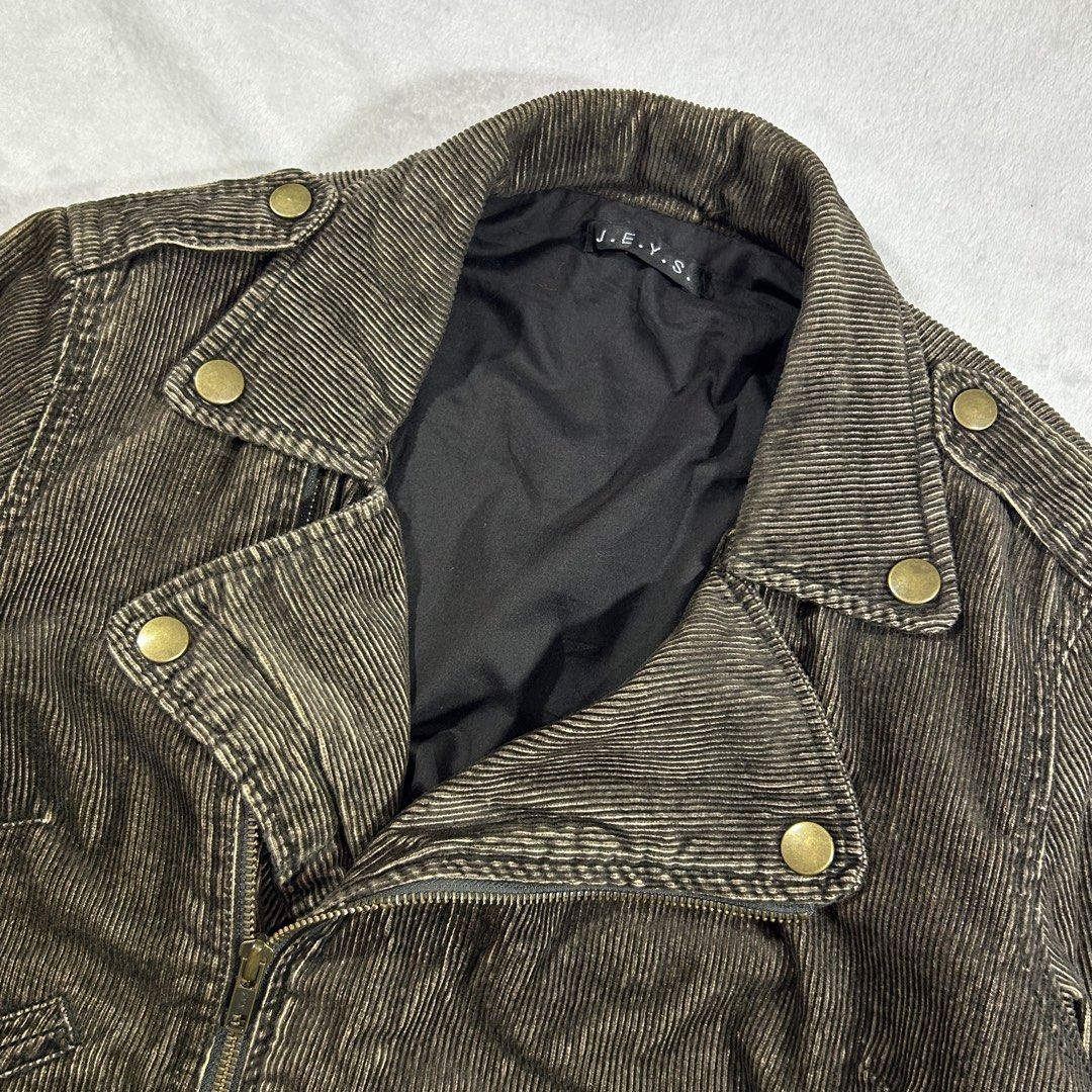 JEYS Corduroy Riding Jacket (Category: Coats, Jackets and Outerwear) located in Rizal. Submitted by secondhandgraham (Listing ID 1463553073, Image 3). Description: 19.5W 22.5L Sick piece❤️‍🔥 Issue: small tarnish Free sf.