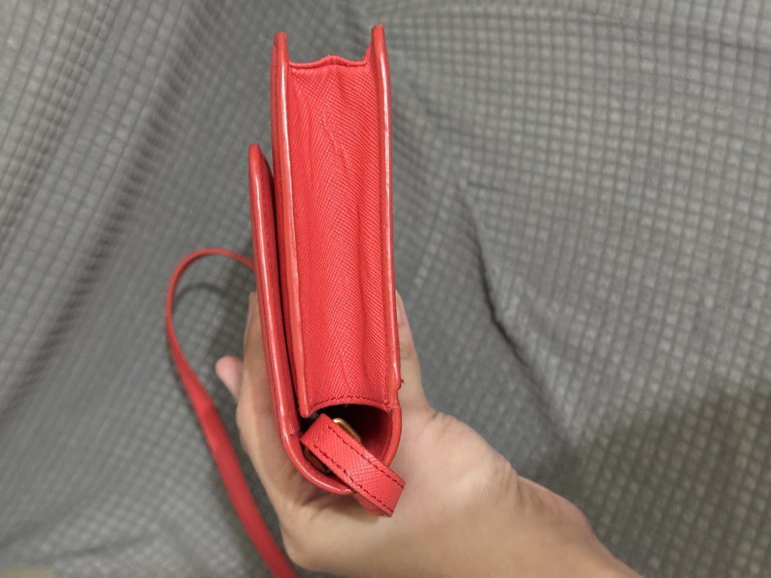 Jill Stuart sling wallet (Category: Wallets & Card holders) located in Marilao. Submitted by fkmndz.finds (Listing ID 1463452722, Image 3). Description: Nego Dm for more pics.