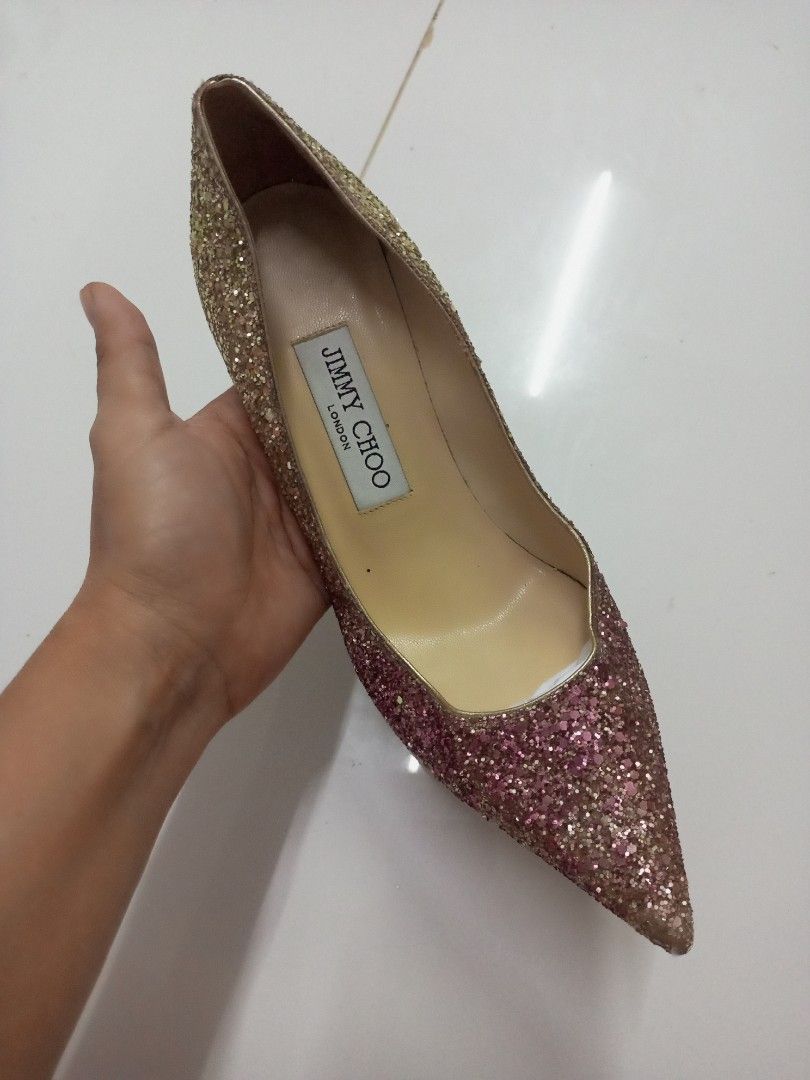 JIMMY CHOO GLITTER PUMPS (Category: Heels) located in Bulacan. Submitted by joanagwen (Listing ID 1463551583, Image 1). Description: JAAAYYY CEE OMBRE GLITTER PUMPS Pang event niyo mga sissy Size 36.5 on tag.