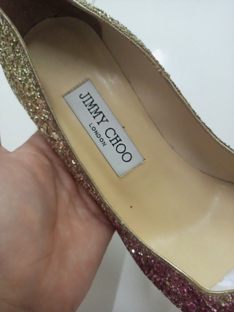 JIMMY CHOO GLITTER PUMPS (Category: Heels) located in Bulacan. Submitted by joanagwen (Listing ID 1463551583, Image 2). Description: JAAAYYY CEE OMBRE GLITTER PUMPS Pang event niyo mga sissy Size 36.5 on tag.