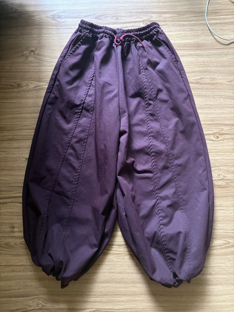 Jogger Pants (Category: Other Bottoms) located in San Pedro. Submitted by nikkiabc.777 (Listing ID 1463346860, Image 1). Description: Plum Color Jogger Pants - used once - very stylish panta - thick fabric; high quality! - size 24-29; garterized so stretchy.