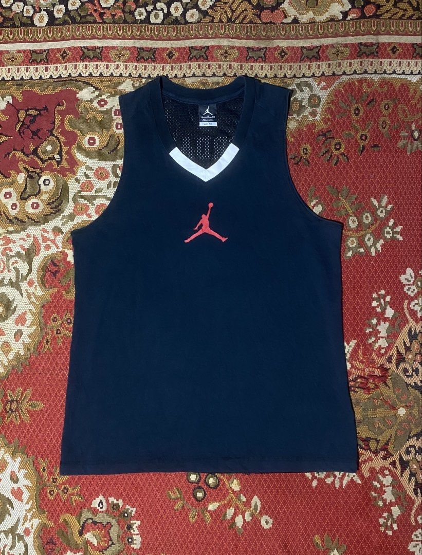 Jordan (Category: Tshirts & Polo Shirts ) located in Lupi. Submitted by shanchalant (Listing ID 1463477505, Image 1). Description: Jordan Xl on tags Dimes L28 W19.5 Excellent condition 9.5/10 color rates No issue .