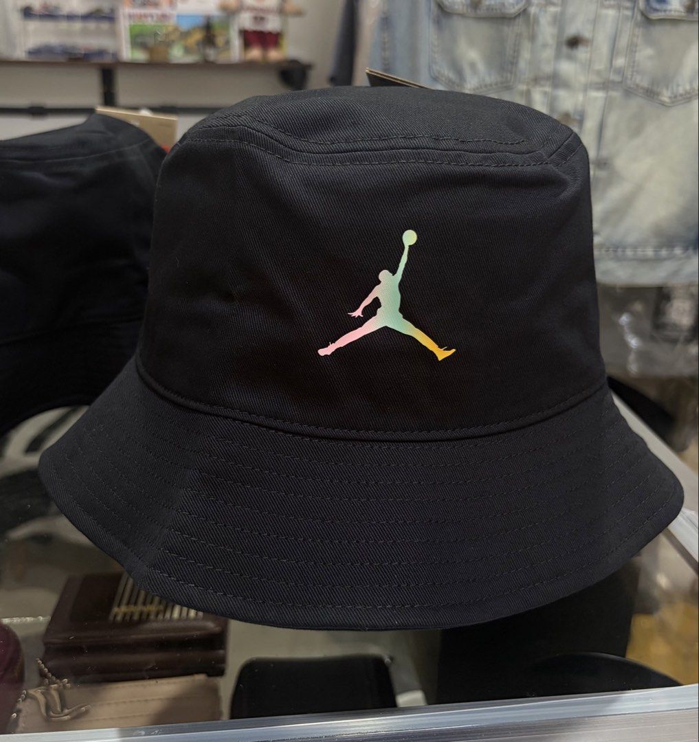Jordan apex bucket hat (Category: Caps & Hats) located in Pinamalayan. Submitted by danilotubero08 (Listing ID 1463414793, Image 1). Description: Brand new Jordan Apex bucket hat available size medium and large below srp sale price.