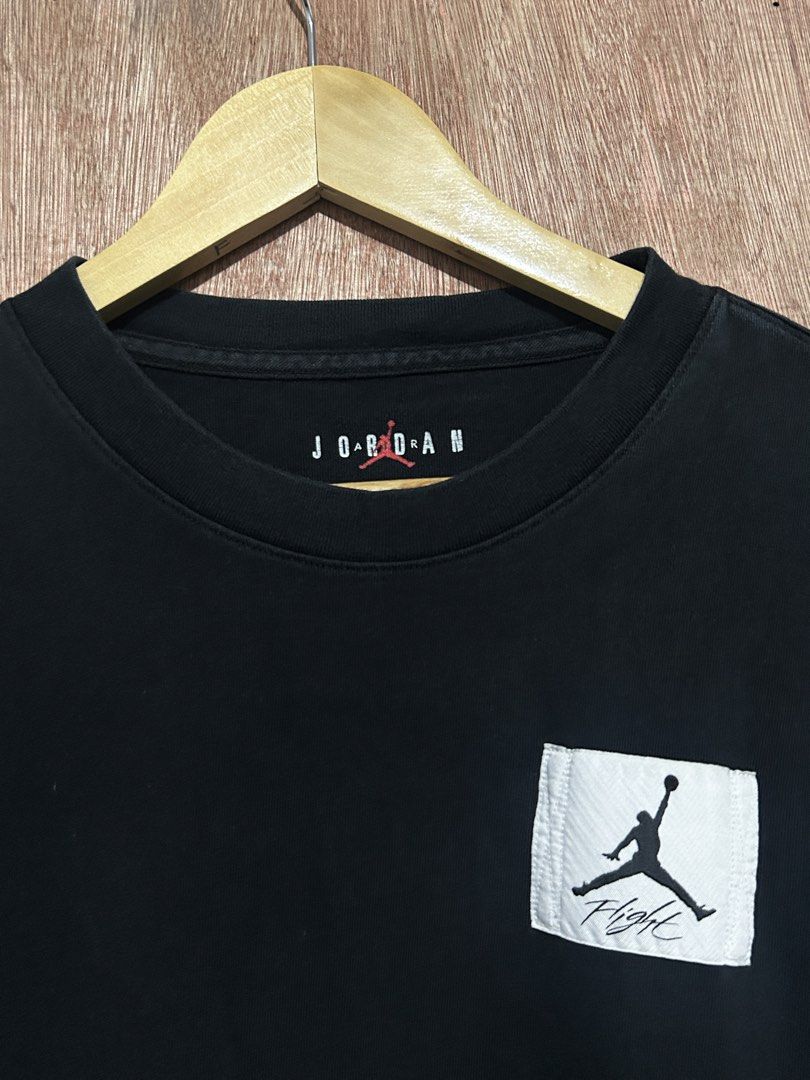 Jordan Flight T-Shirt Black XL (Category: Tshirts & Polo Shirts ) located in Davao. Submitted by orbetaarch23339 (Listing ID 1463516468, Image 2). Description: - Authentic Black Jordan T-shirt - Features iconic Jumpman logo and 'Flight' graphic - Size: XL - Material: 100% Cotton - Origin: Made in Cambodia.