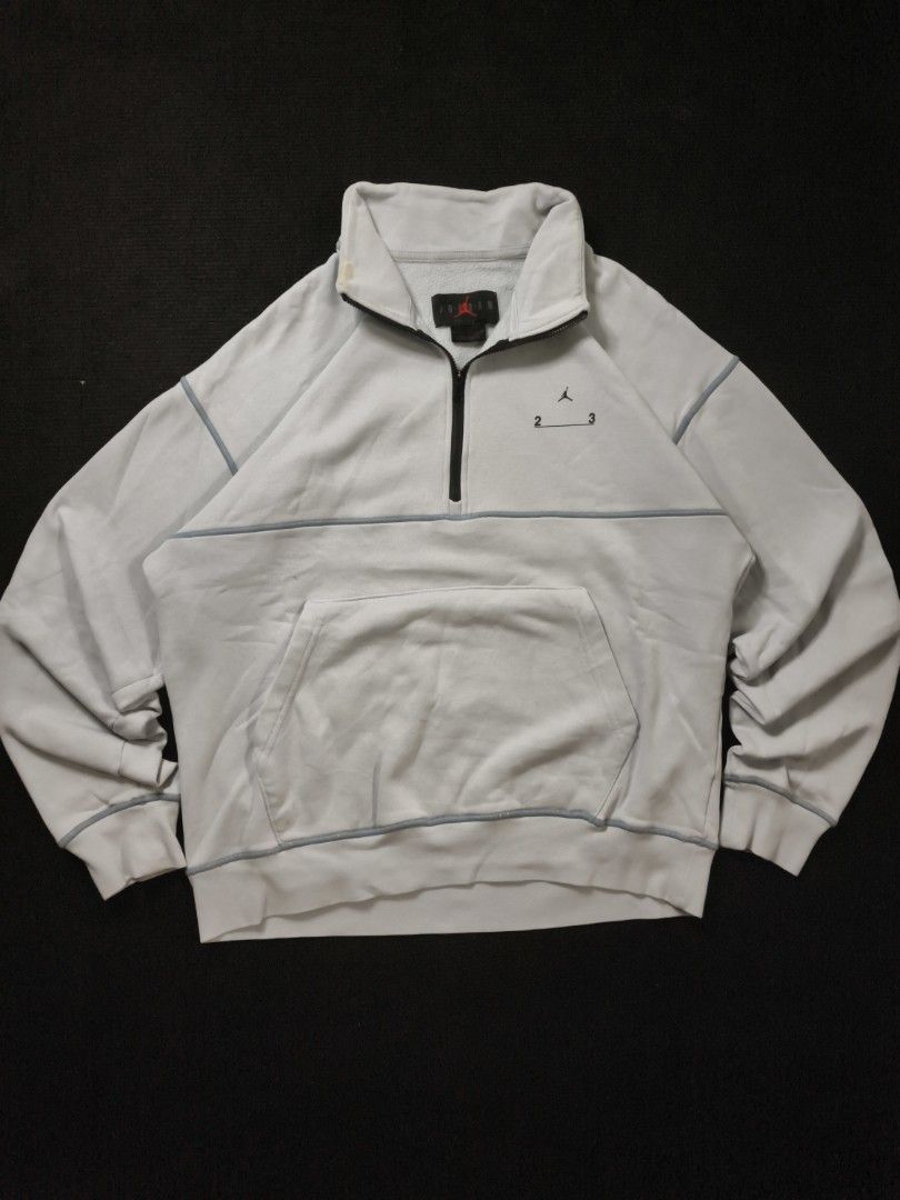 Jordan Quarter Zip (Category: Coats, Jackets and Outerwear) located in San Fernando. Submitted by gaboo_asncn (Listing ID 1463541945, Image 2). Description: - Jordan Quarter Zip - Size: Medium on tag (W22.5/L26) - Condition: Excellent - Color Rate: 9.5/10 - NOTE: Need deep wash.