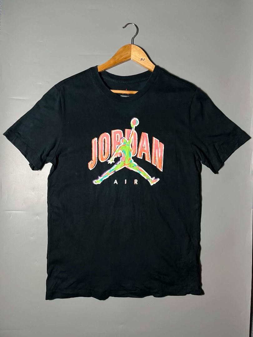 JORDAN TEE (Category: Formal Shirts) located in General Santos City (Dadiangas). Submitted by arjay_genita (Listing ID 1463382428, Image 1). Description: Air Jordan ‼️Size Large (20/28) ‼️Excellent condition ‼️Color rate 9.5./10 ‼️Need Wash.