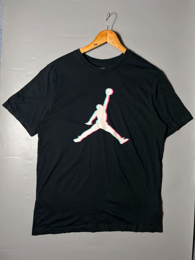JORDAN TEE (Category: Formal Shirts) located in General Santos City (Dadiangas). Submitted by arjay_genita (Listing ID 1463382684, Image 1). Description: Air Jordan ‼️Size Large (21/28) ‼️Excellent condition ‼️Color rate 9.5./10 ‼️No issue.