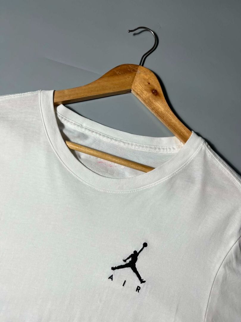 JORDAN TEE (Category: Formal Shirts) located in General Santos City (Dadiangas). Submitted by arjay_genita (Listing ID 1463383232, Image 2). Description: Air Jordan ‼️Size Large (20.5/27) ‼️Excellent condition ‼️Color rate 9.5./10 ‼️No issue.
