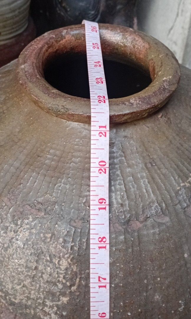 Kamot jar (Category: Vases & Decorative Bowls) located in Quezon City. Submitted by juanoel.2 (Listing ID 1463467659, Image 3). Description: kamot jar 22 inches height 48 diameter mop gcash buyer sf.
