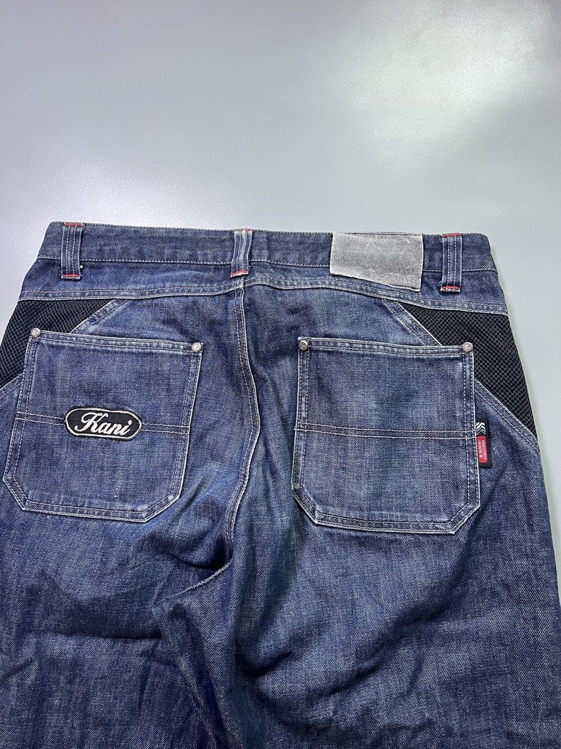 Karl kani (Category: Shorts) located in Malita. Submitted by outfitcheck11 (Listing ID 1463334270, Image 3). Description: Karl kani ◾️Dimes: w- 36 l- 30 hem- 10 ◾️Condition: Excellent ◾️Issue: none ◾️Color rate: 9.8/10.
