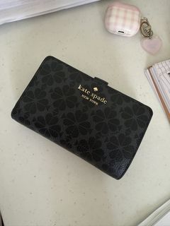(Category: ) located in . Submitted by mcjay_fashion (Listing ID 1463363468, Image 1). Description: .