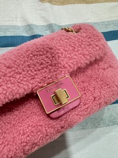 (Category: ) located in . Submitted by fun.shop_13 (Listing ID 1463419802, Image 1). Description: .