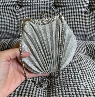(Category: ) located in . Submitted by thriftbagcollections (Listing ID 1463405468, Image 1). Description: .