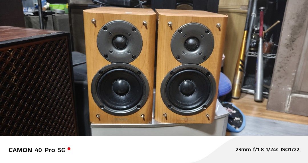 Kenwood bookshelf speaker (Category: Soundbars, Speakers & Amplifiers) located in San Pedro. Submitted by tristanjapansurplus (Listing ID 1463462694, Image 1). Description: # Kenwood bookshelf Speaker # LS-K701 # 80 watts # 6 ohms came in Japan.