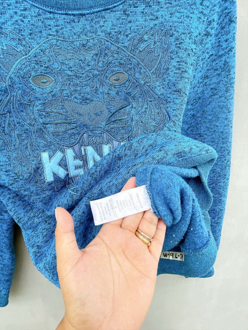 Kenzo (Category: Coats, Jackets and Outerwear) located in San Nicolas. Submitted by lictawajre19642 (Listing ID 1463402758, Image 3). Description: Size: M-L Width :19 Length :24 CR:10/10 Issue :NONE.