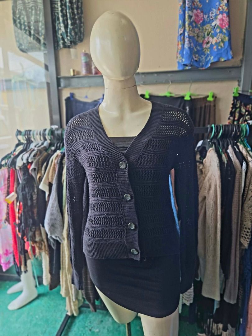 Knit Tops (Category: Blouses) located in Makati City. Submitted by bigheartsclothingcom720 (Listing ID 1463388785, Image 1). Description: US LIGHT KNITTED TOPS FOR SALE!** ✨ SONOMA 📌 **Size on Tag:** S 📏 **Fits from:** XS to M 💰 **Price:** ₱150 💖 Great condition & super sulit!.