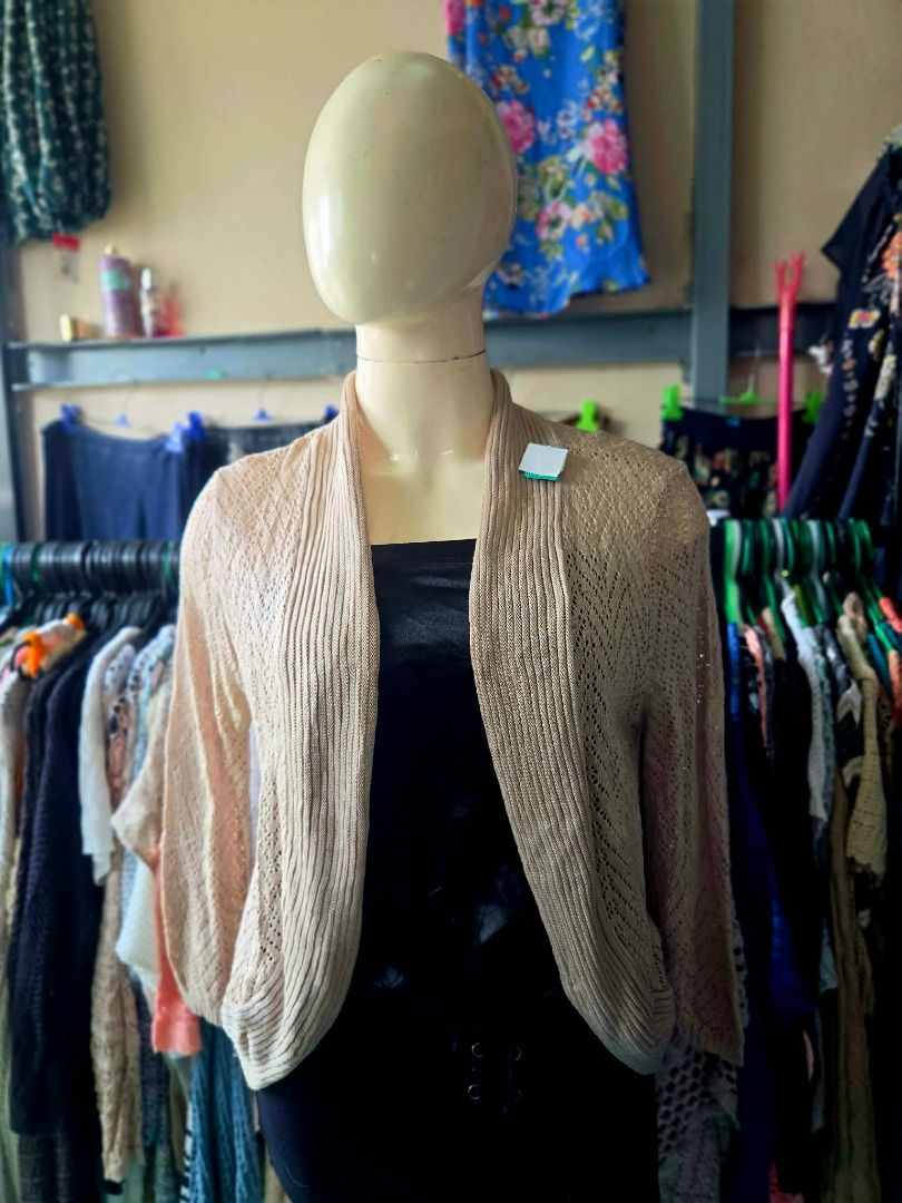 Knit Tops (Category: Blouses) located in Makati City. Submitted by bigheartsclothingcom720 (Listing ID 1463389640, Image 1). Description: US LIGHT KNITTED TOPS FOR SALE!** ✨ 📌 **Size on Tag:** No Tag 📏 **Fits from:** S to M 💰 **Price:** ₱250 💖 Great condition & super sulit!.
