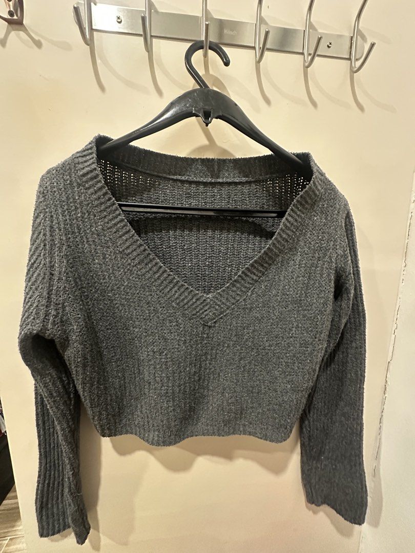 3 Pieces Knitted Top Bundle (Category: Coats, Jackets and Outerwear) located in Davao. Submitted by secondlife.authentic (Listing ID 1463460165, Image 2). Description: .
