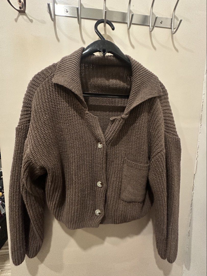 3 Pieces Knitted Top Bundle (Category: Coats, Jackets and Outerwear) located in Davao. Submitted by secondlife.authentic (Listing ID 1463460165, Image 1). Description: .