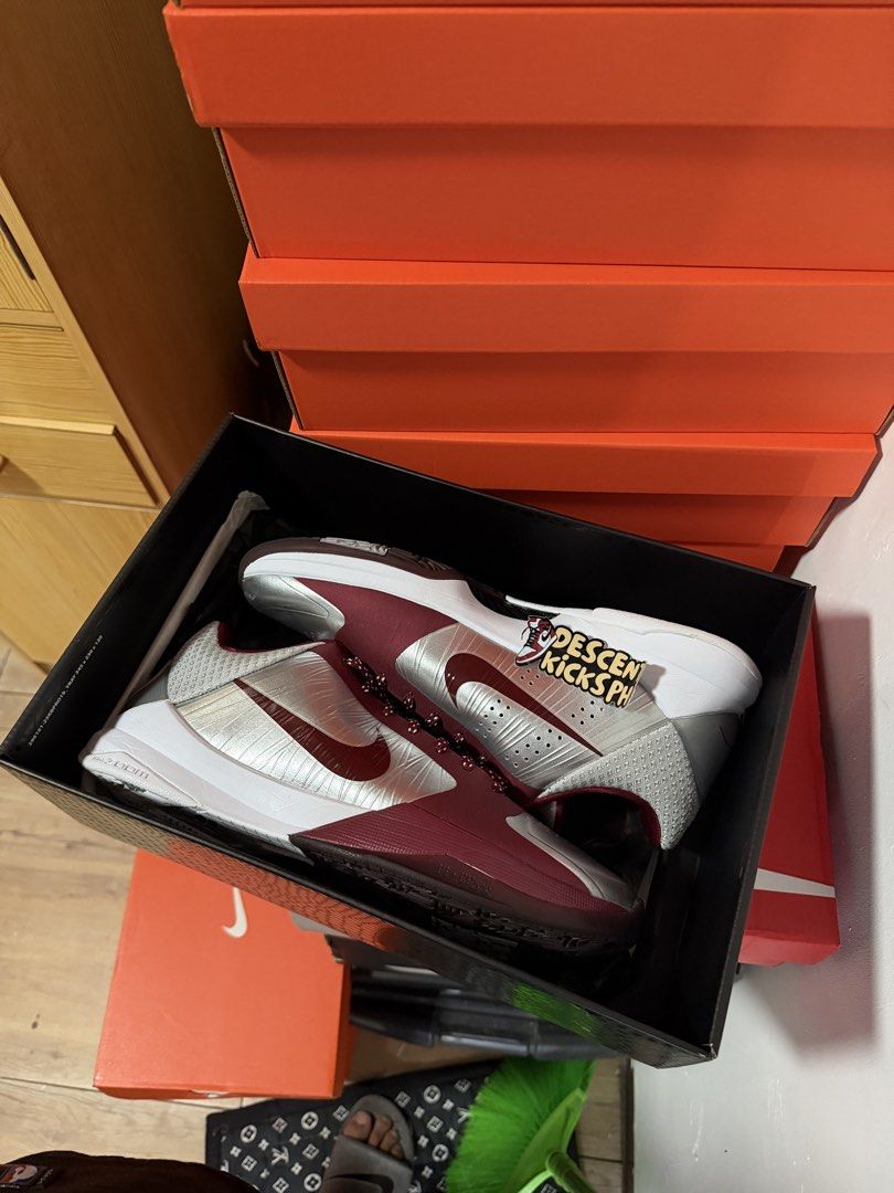 Kobe 5 Lower Merion (Category: Sneakers) located in Manila. Submitted by jcpescasio24 (Listing ID 1463485067, Image 2). Description: Kobe 5 Lower Merion 11us (Condition: 9.7/10) ₱14,998.