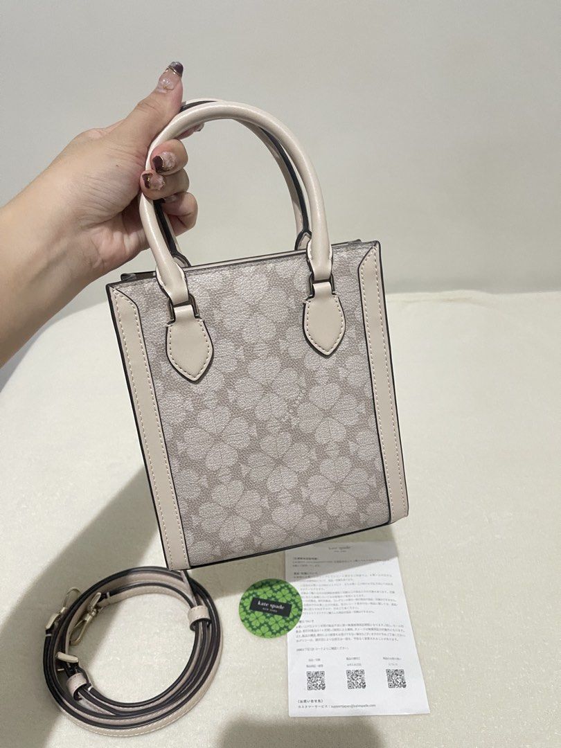 KS FLOWER MINI TOTE (Category: Shoulder Bags) located in Tarlac. Submitted by shop.trlc (Listing ID 1463381288, Image 2). Description: KS FLOWER MINI TOTE ✨♠️ Preloved 💖 🏷️4,000 ✅Excellent condition! Can pass as new 💯✨ 💯Guaranteed 0 rig 🇵🇭PH Onhand Plus local SF 🚚 Lalamove ready Ready to ship! Pls like and follow for more original items 🌸 FB: Shop.Trlc Tiktok: shoptrlcbykath Carousell: kthrnAya.