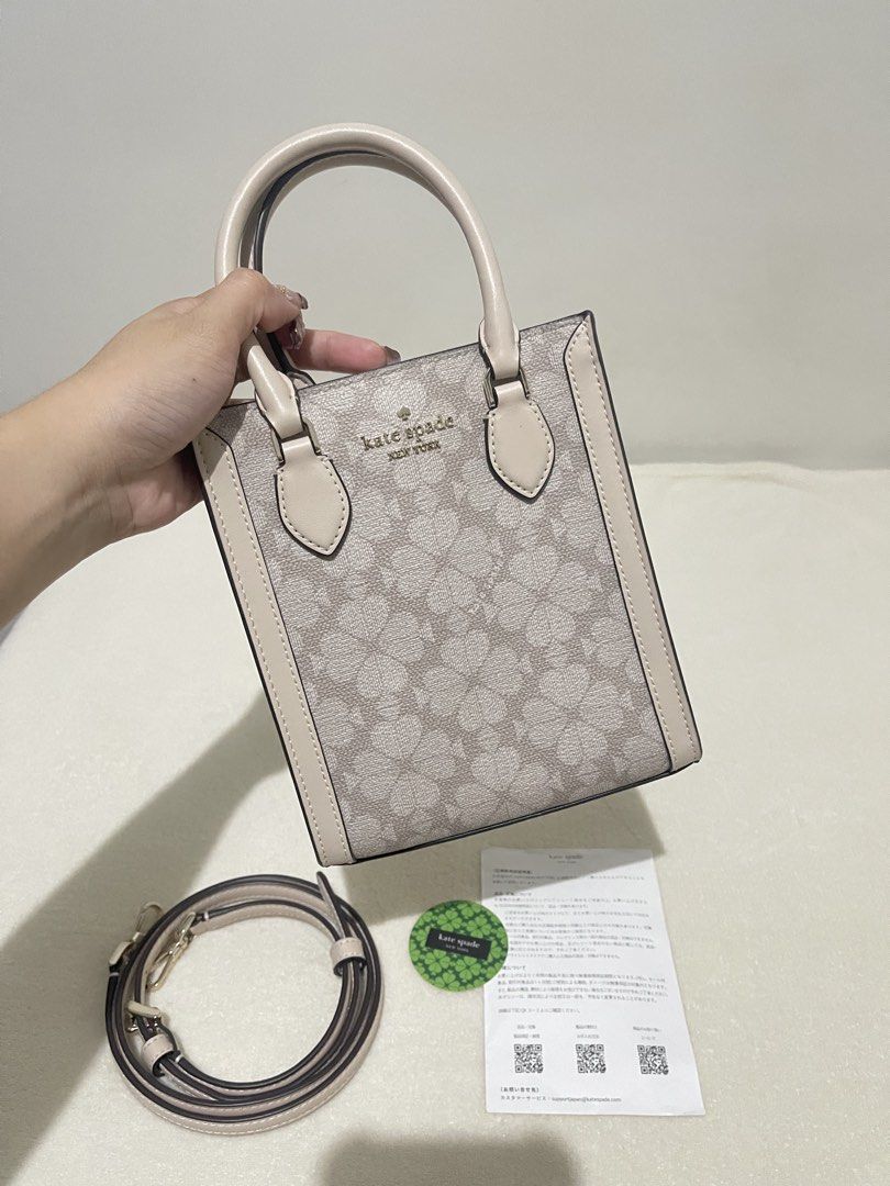 KS FLOWER MINI TOTE (Category: Shoulder Bags) located in Tarlac. Submitted by shop.trlc (Listing ID 1463381288, Image 1). Description: KS FLOWER MINI TOTE ✨♠️ Preloved 💖 🏷️4,000 ✅Excellent condition! Can pass as new 💯✨ 💯Guaranteed 0 rig 🇵🇭PH Onhand Plus local SF 🚚 Lalamove ready Ready to ship! Pls like and follow for more original items 🌸 FB: Shop.Trlc Tiktok: shoptrlcbykath Carousell: kthrnAya.