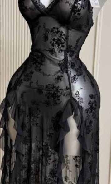LACE DRESS RUFFLES (Category: Looking For) located in Manila. Submitted by icamalicdem29 (Listing ID 1463385047, Image 3). Description: Lace Patchwork Sheer Ruffle Hem Sexy Camisole Dress or the Sweetheart Neck Lace Ruffle See-Through Cami Midi.