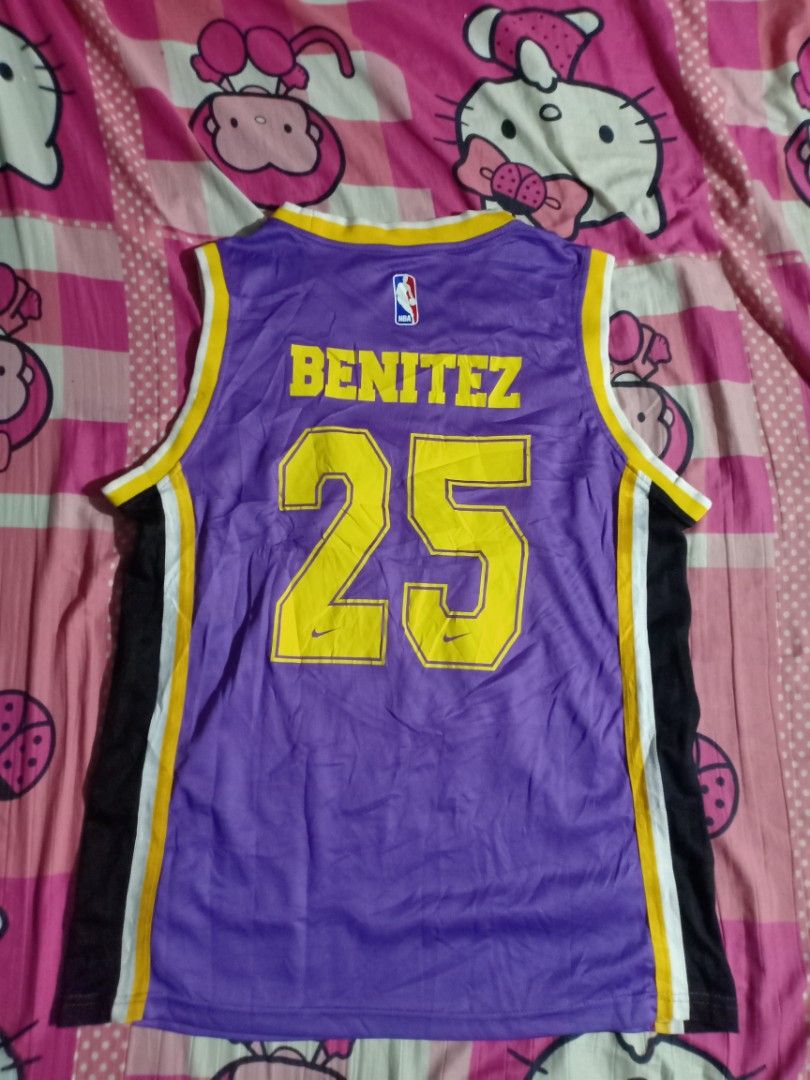 Lakers x Nike (Category: Tshirts & Polo Shirts ) located in Pasig City. Submitted by thrifttofit (Listing ID 1463401925, Image 2). Description: Lakers x Nike Size large Color rate 10/10 Condition 9/10 L-27 w-23 Pasig.