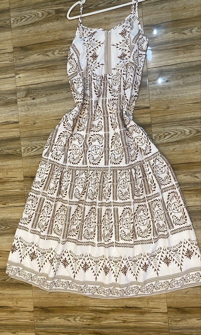 Large Maxi Dress Flowy Summer (Category: Dresses) located in Baguio. Submitted by dreshop (Listing ID 1463334286, Image 2). Description: ‼️‼️NO BARAT, pls let’s not waste each our time haggling MOD JNT NO ISSUES, New.