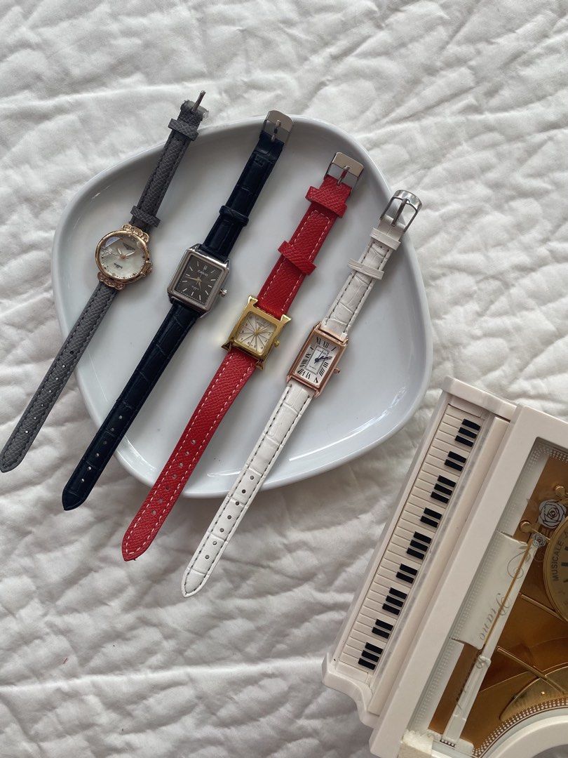 Leather Watch (Category: Women's Watches) located in Tumauini. Submitted by bihisbyme (Listing ID 1463451562, Image 2). Description: 📍FAQs PAKI BASA ❓Non tarnish po ba? — Yes. with proper care, manage your expectations. ❓Adjustable po ba? - Yes po ❓Waterproof? — No. Again manage your expectations, water resistant lang po. ❓With box na ba? — Yes. Included na po. .