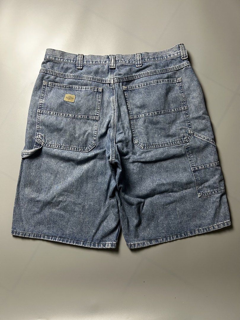 Lee Dungarees Carpenter Denim Shorts (Category: Shorts) located in Tacloban City. Submitted by azthrifting24 (Listing ID 1463395718, Image 1). Description: - Classic blue denim carpenter shorts by Lee Dungarees - Signature tool pocket for practicality - Durable construction for longevity - Button fly closure - Versatile for work or casual outfits - A wardrobe essential -size :34 -L:24 Hem:13.