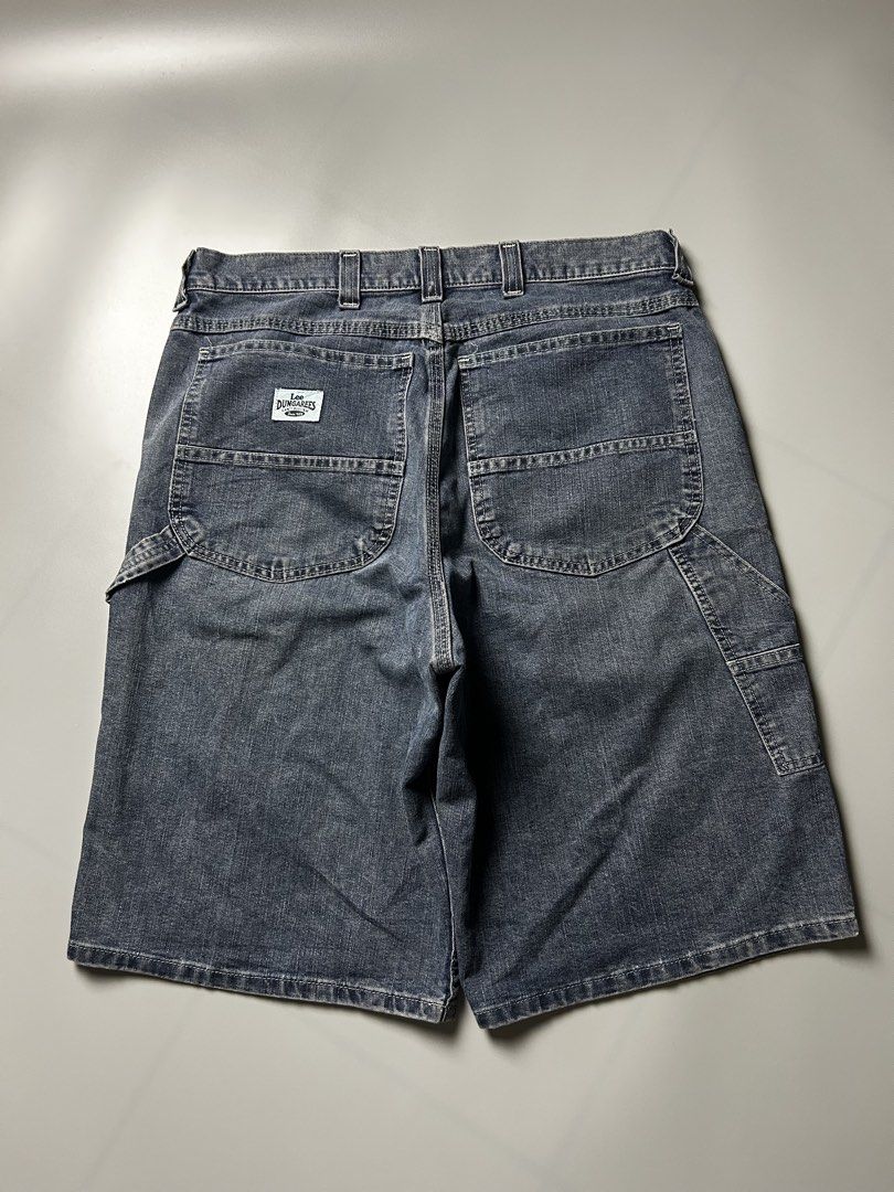 Lee Dungarees Carpenter Denim Shorts (Category: Shorts) located in Tacloban City. Submitted by azthrifting24 (Listing ID 1463396061, Image 1). Description: - Classic Lee Carpenter Shorts - Dark wash denim - Iconic hammer loop and multiple pockets - Button fly closure - Durable and comfortable - Perfect for work or casual wear -size:34 -L:24 Hem:13 -580.