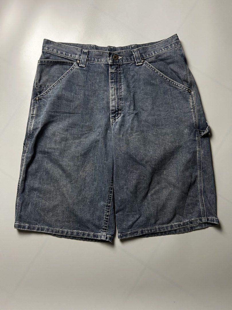 Lee Dungarees Carpenter Denim Shorts (Category: Shorts) located in Tacloban City. Submitted by azthrifting24 (Listing ID 1463396061, Image 2). Description: - Classic Lee Carpenter Shorts - Dark wash denim - Iconic hammer loop and multiple pockets - Button fly closure - Durable and comfortable - Perfect for work or casual wear -size:34 -L:24 Hem:13 -580.