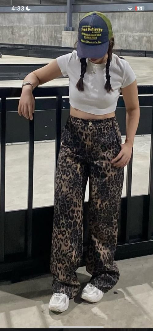 Leopard Pants (Category: Jeans) located in Paranaque City. Submitted by juliaaafona (Listing ID 1463411207, Image 1). Description: .