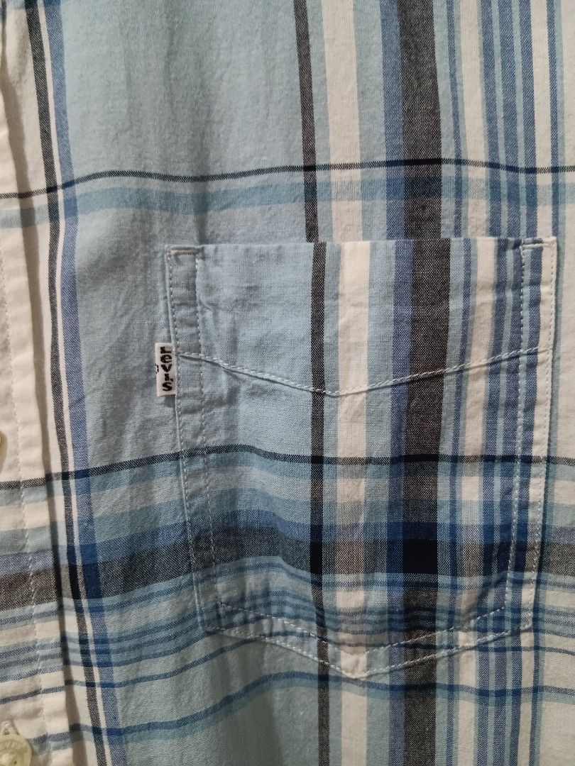 LEVIS (Category: Tshirts & Polo Shirts ) located in Dauis. Submitted by udenglegaspi (Listing ID 1463350955, Image 3). Description: .