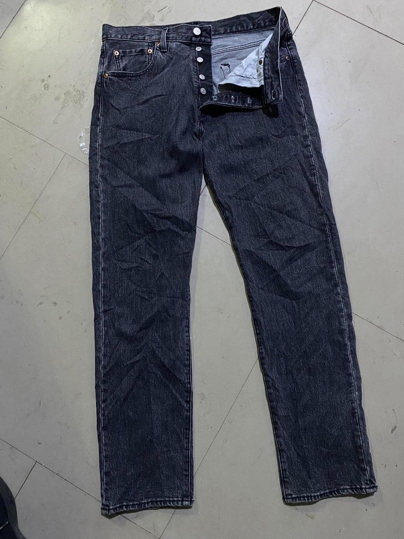 Levi's 501'93 jeans (Category: Jeans) located in Alburquerque. Submitted by ayrelieonlineshop (Listing ID 1463511200, Image 2). Description: Rubber patch button fly Size 32x32 Dimensions W-34 L-42 hem 8 Very good condition Location liloan Cebu.
