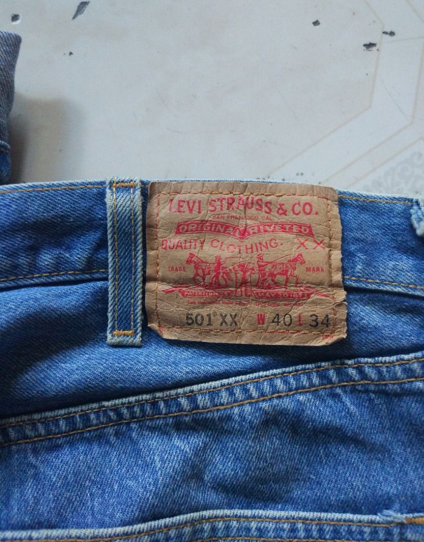 Levis 501XX Jean 38 actual (Category: Jeans) located in Pasay City. Submitted by denimdude.ph (Listing ID 1463399676, Image 3). Description: hole at knee area, last pic.