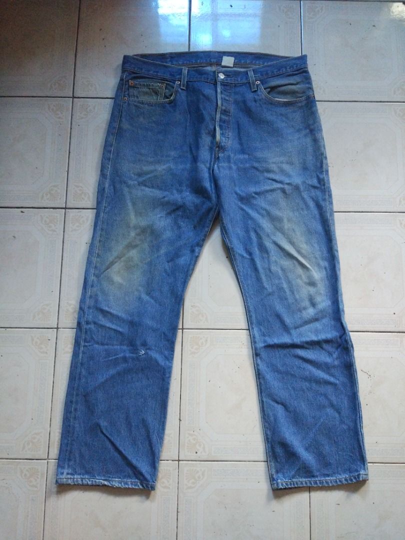 Levis 501XX Jean 38 actual (Category: Jeans) located in Pasay City. Submitted by denimdude.ph (Listing ID 1463399676, Image 1). Description: hole at knee area, last pic.