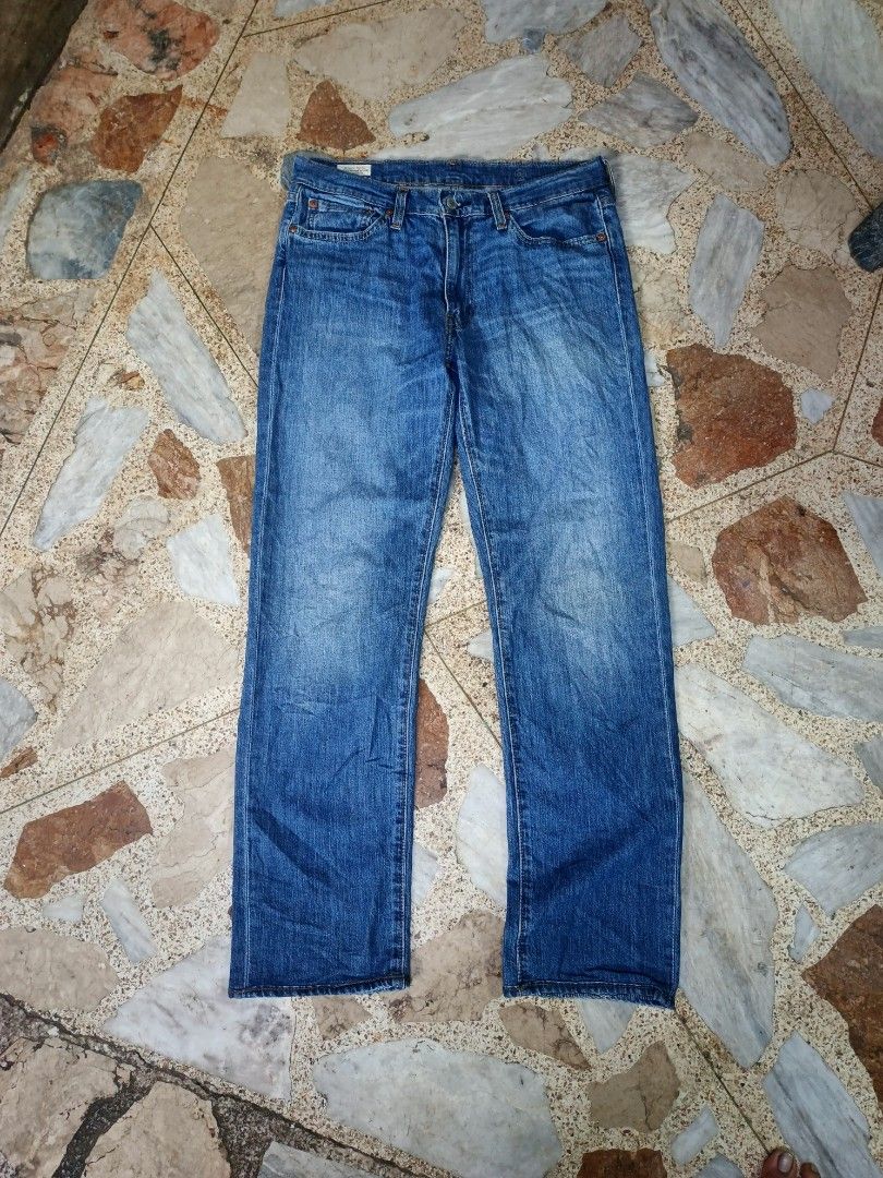 Levis 514 (Category: Jeans) located in Bulacan. Submitted by thriftinggss_jm (Listing ID 1463367218, Image 1). Description: Levis Big E Tab.
