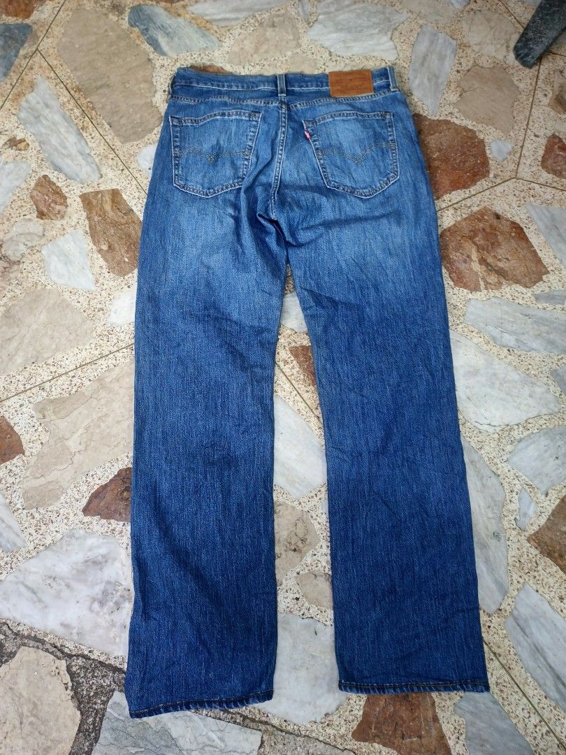 Levis 514 (Category: Jeans) located in Bulacan. Submitted by thriftinggss_jm (Listing ID 1463367218, Image 2). Description: Levis Big E Tab.