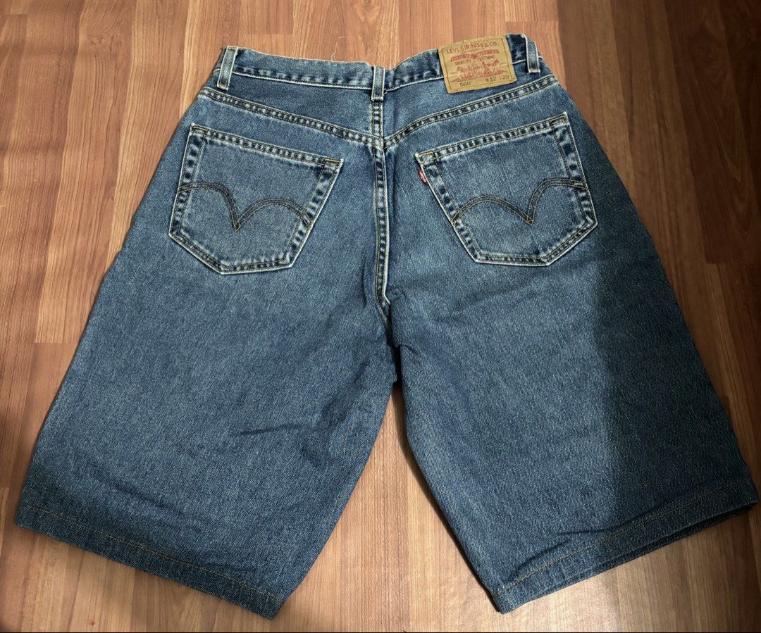 Levi’s 560 short (Category: Shorts) located in Rosario. Submitted by crsthrift (Listing ID 1463448536, Image 2). Description: Levi’s 560 Short W - 30 L - 23.