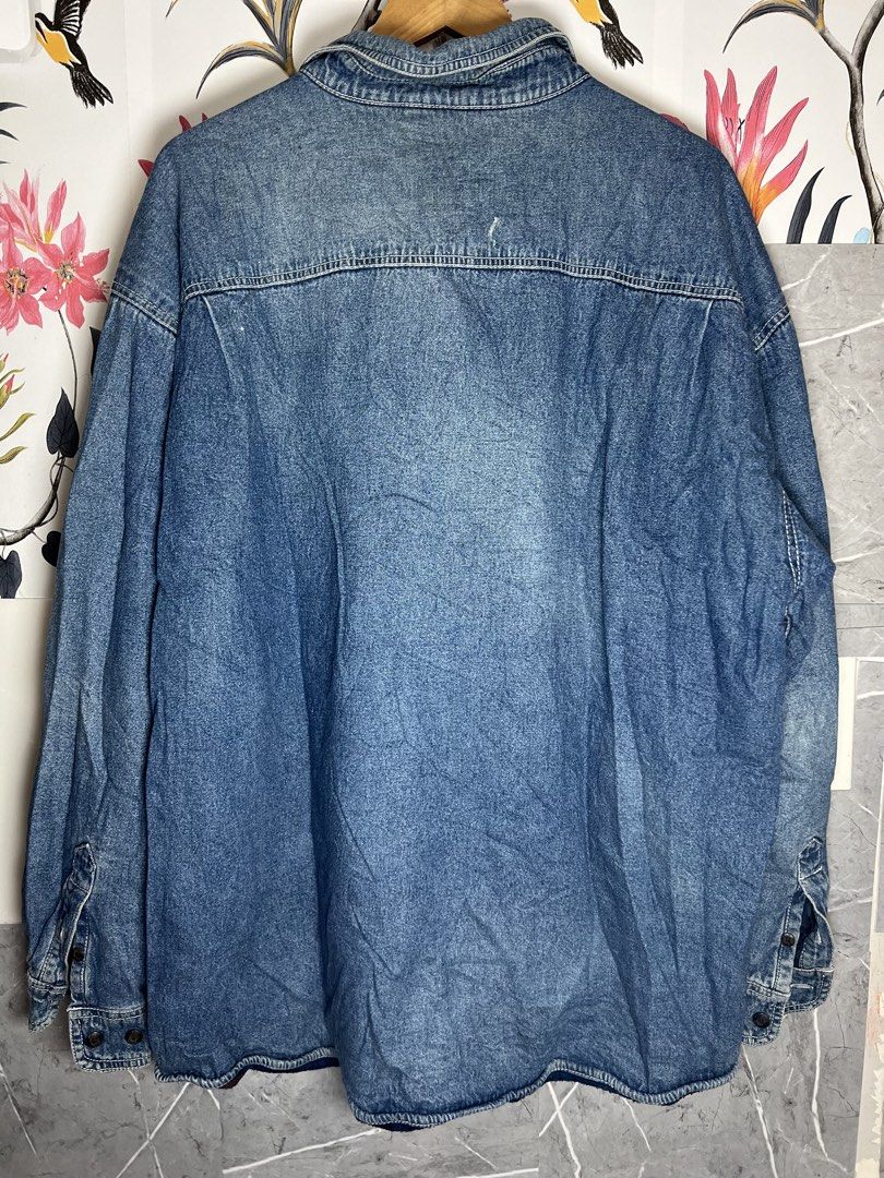 Levis Denim Jacket XXL (Category: Coats, Jackets and Outerwear) located in Manila. Submitted by briancruda58285 (Listing ID 1463401476, Image 2). Description: Levis Denim Jacket Like new condition Size XL to XXL 1200 ONLY.