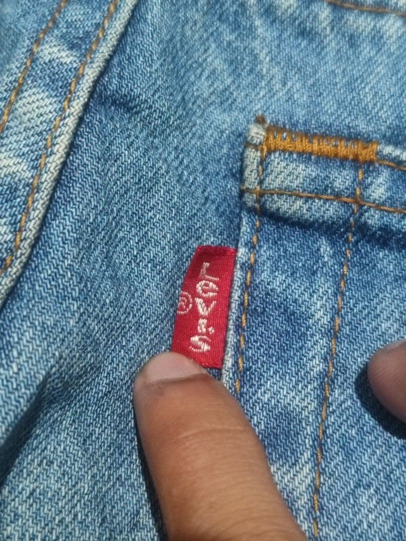 Levis pants (Category: Jeans) located in Naga. Submitted by just_thrift2.0 (Listing ID 1463493835, Image 3). Description: Size 30 length 39 thigh 12 leghole 7.5 hard denim / heavy not sure if vintage.