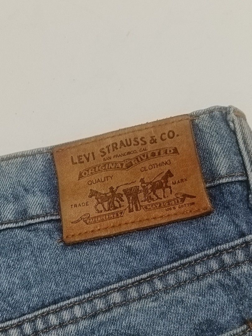 Levis pants (Category: Jeans) located in Naga. Submitted by just_thrift2.0 (Listing ID 1463493835, Image 2). Description: Size 30 length 39 thigh 12 leghole 7.5 hard denim / heavy not sure if vintage.