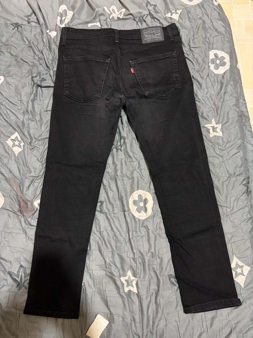 Levi’s Pants for men (Category: Jeans) located in Manila. Submitted by baileyyy105 (Listing ID 1463460202, Image 3). Description: Levi’s 501 light denim-W33 L32 Levi’s 502 black- W32 L30 Pm for more details.