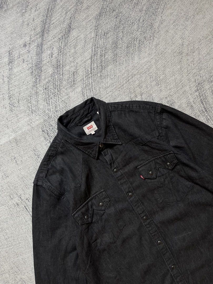 Levis Polo (Category: Tshirts & Polo Shirts ) located in Manila. Submitted by lesterrrrrr (Listing ID 1463455981, Image 2). Description: .