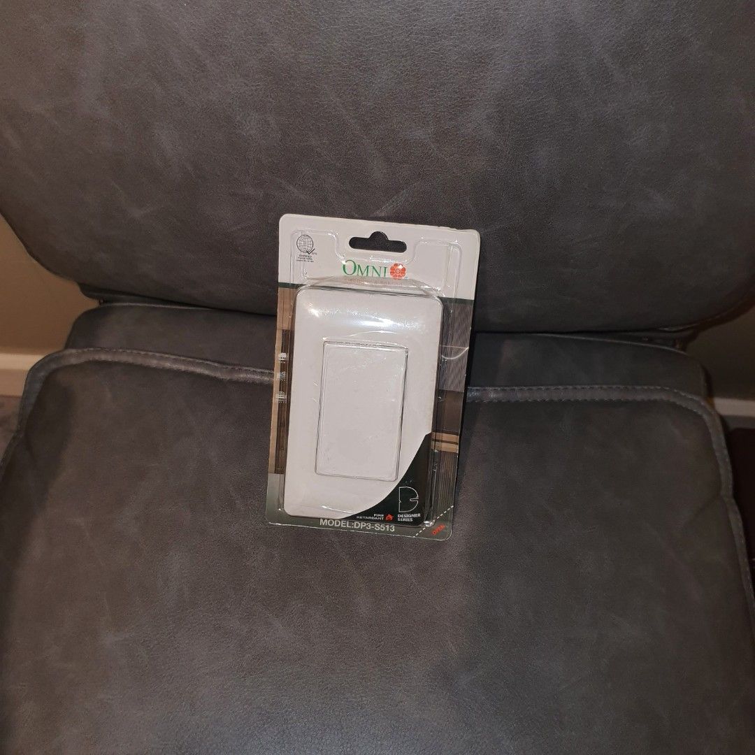 Light switch 1 switch omni (Category: Craft Supplies & Tools) located in Pasig City. Submitted by fast-ship (Listing ID 1463328761, Image 2). Description: .