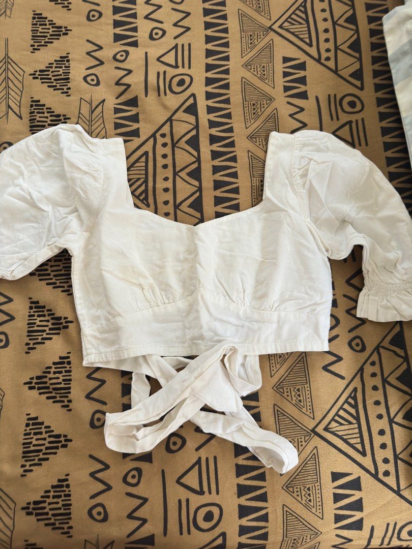 Linen White Cropped Blouse (Category: Blouses) located in Paranaque City. Submitted by ynaah_ (Listing ID 1463467897, Image 1). Description: - Cropped white top with ribbon on the back - Good as new - Linen material - Fits small to medium frame - No barat offers please :) .